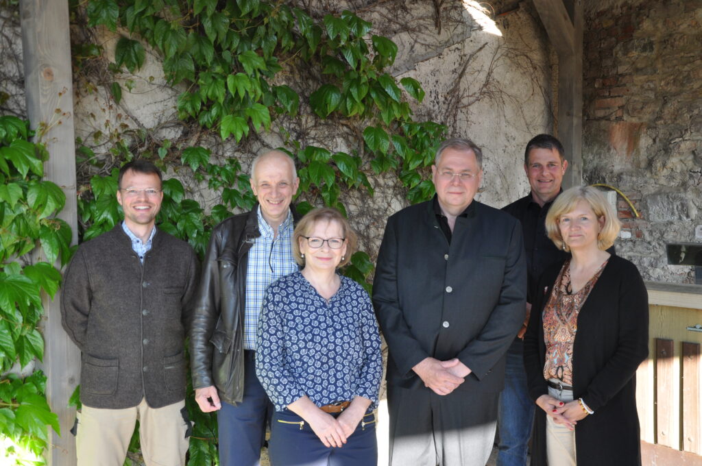 v.l.n.r. Schriftführer Sebastian Kühn, Werner Hüfner, Annette Hüfner, Joerg Hartmann, Kassenwart Thomas Engelbrecht, 1. Vorsitzende Astrid Schneider-Heil, Foto: Matthias Bender