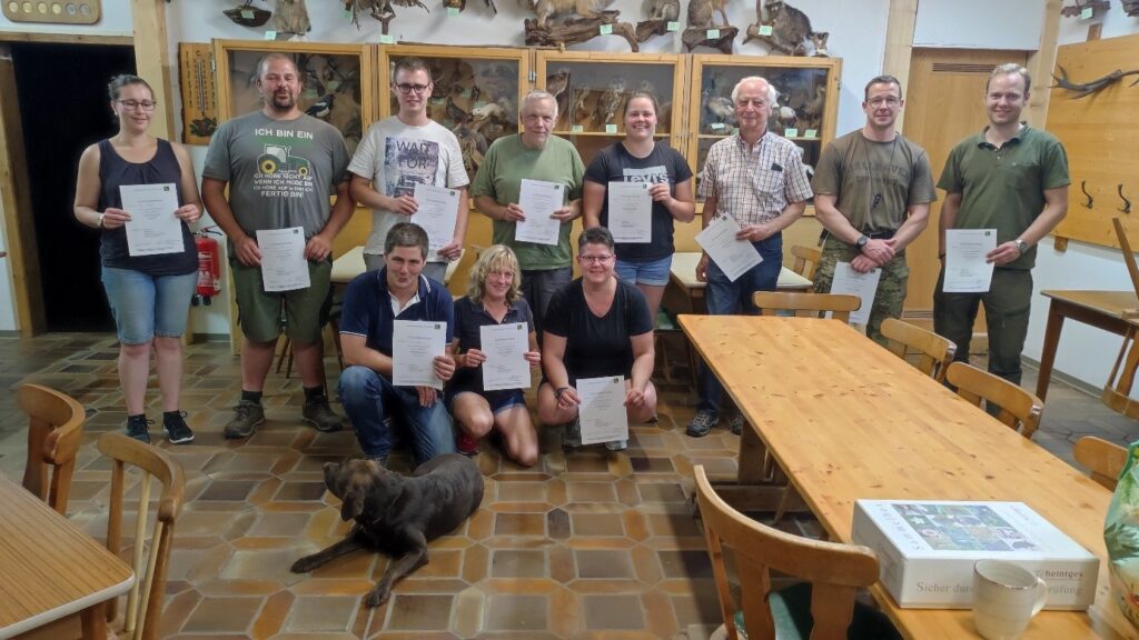 Hintere Reihe v.l.n.r.: Elisa Waldmann (Eiterfeld), Michael Glotzbach (Eiterfeld), Sven Eckhardt (Rotenburg), Thorsten Zomerland (Schlitz), Antonia Saft (Bad Liebenstein), Peter Oelßner (Bebra) und Thorsten Hofmann (Burghaun) Vordere Reihe v.l.n.r: Christian Nogly (Hauneck), Melanie Bauer (Hohenroda) und Tamara Glotzbach (Eiterfeld). Foto: Cornelia Schmidt