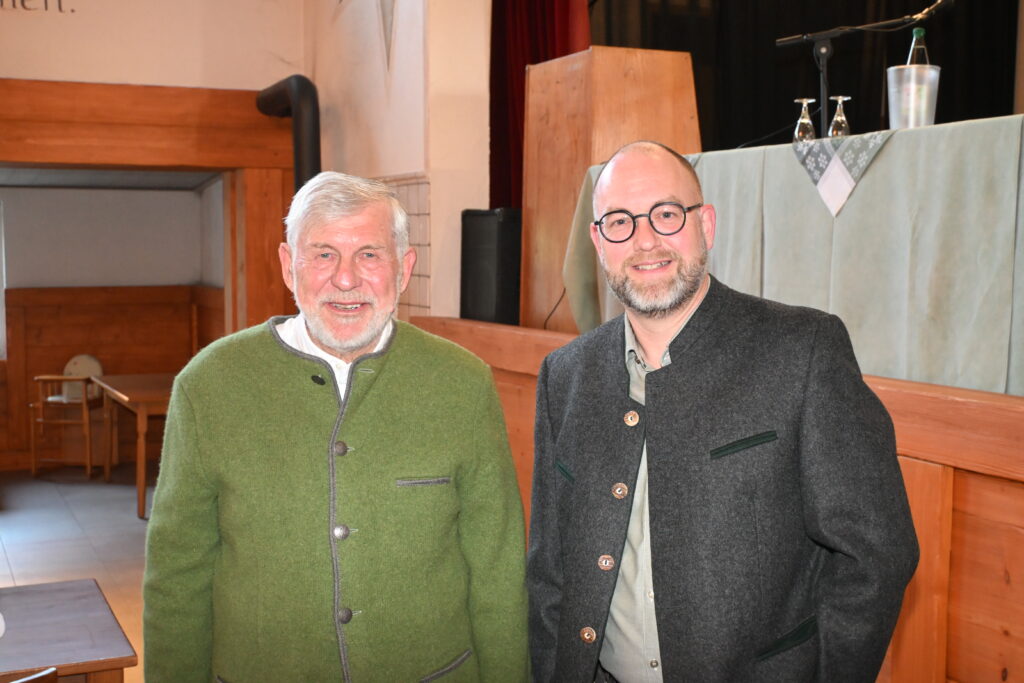 Jürgen Manns (links) unterstützt seinen Nachfolger Markus Hillenbrand (rechts) gerne und steht ihm für Rückfragen zur Verfügung. Foto: Matthias Bender